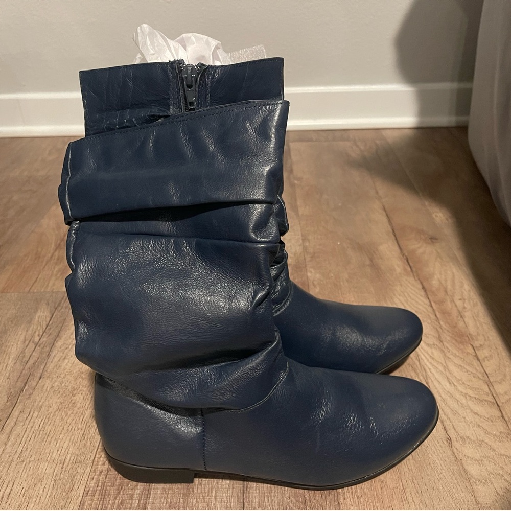 Blue Ankle Boots with Rounded Toe and Pull-On Style